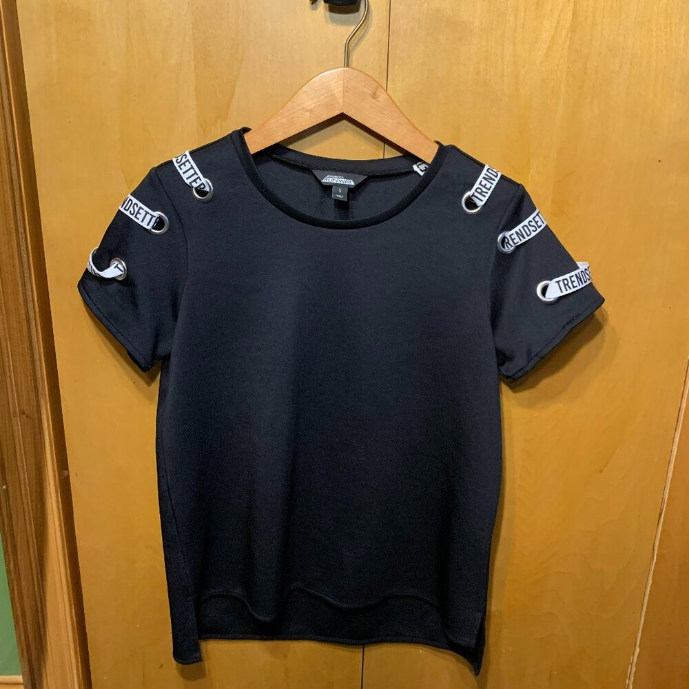 Project Runway Black Trendsetter Short Sleeve, size S